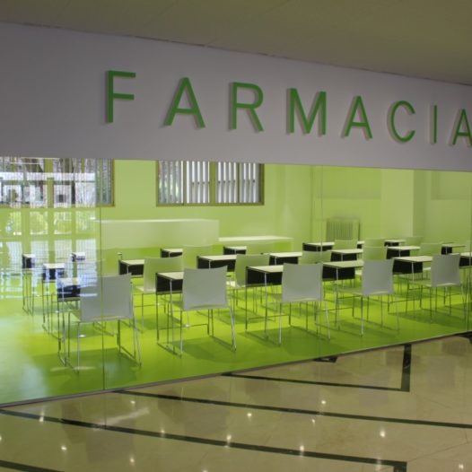 Inauguración del Aula de Farmacia Práctica “Antonio Zarzuelo”