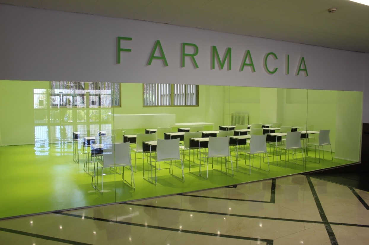 Inauguración del Aula de Farmacia Práctica “Antonio Zarzuelo”